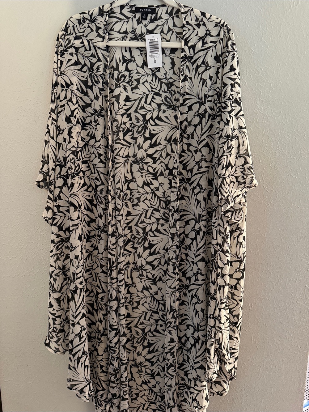 torrid Black and White Floral Open-Front Kimono
